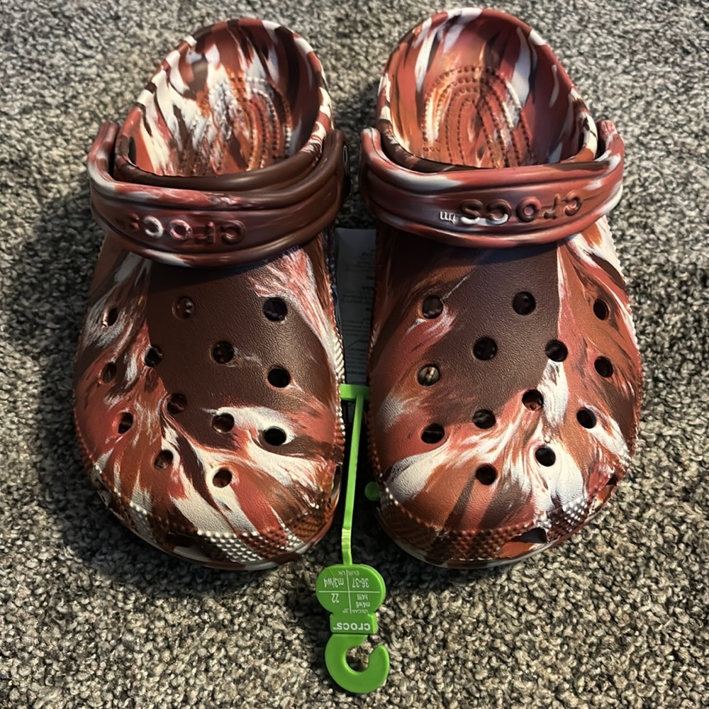 Marble Crocs